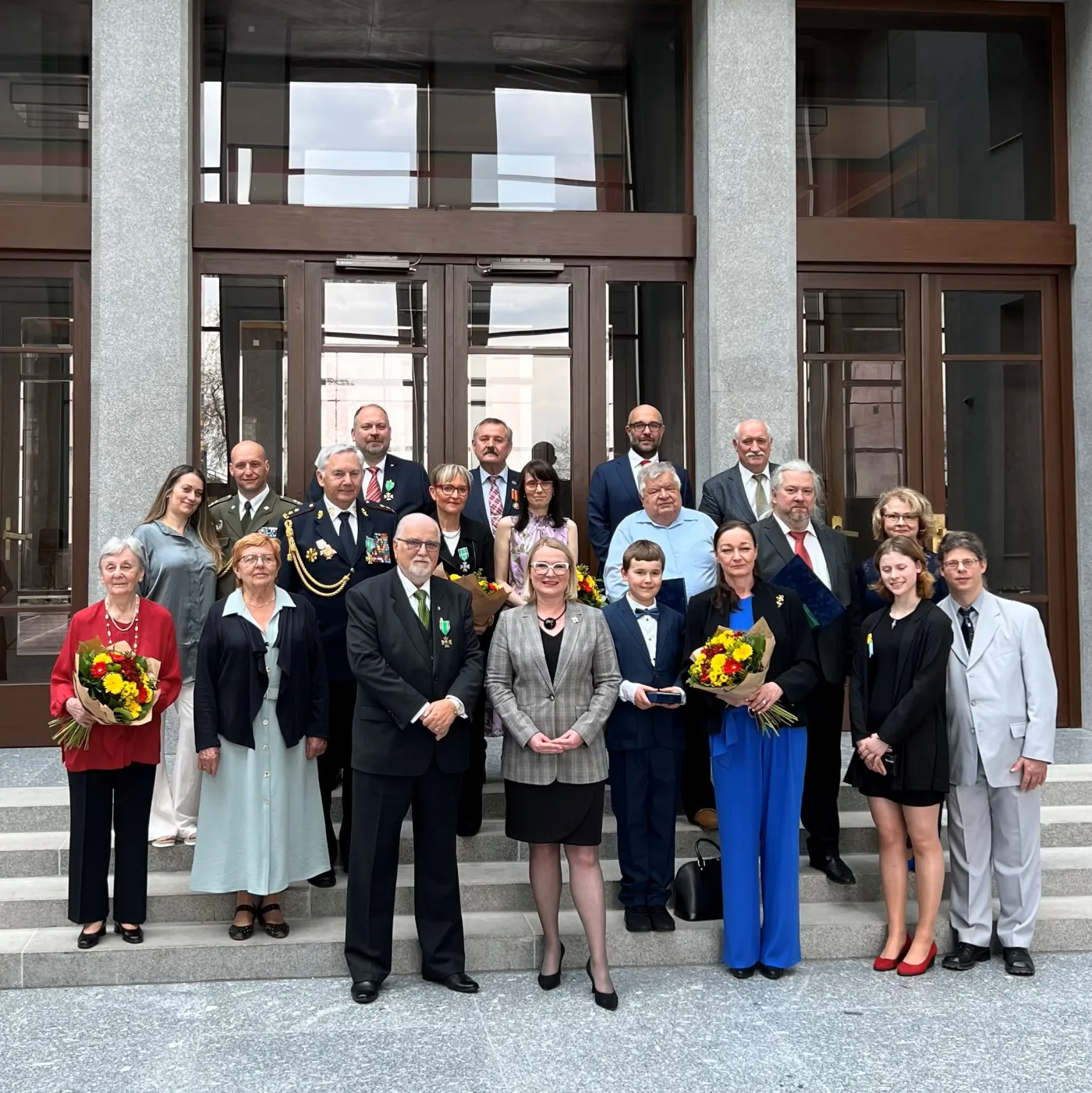 Prezidenta Jaroslava Hanáka vyznamenala ministryně obrany